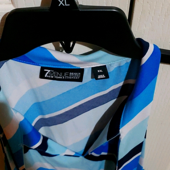 Blouse - Picture 2 of 4